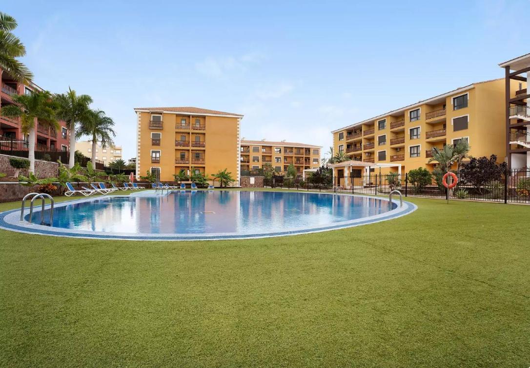 Be Happy 77 Apartment Arona  Exterior photo